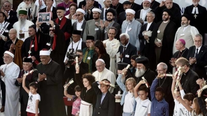 Pope Urges All To Unite In Peace Prayers Whenever They Can