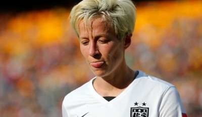 Rapinoe kneels during anthem before US match vs. Thailand