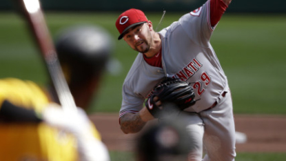 Reds cruise to 8-0 win over fading Pirates