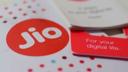 Reliance Jio to offer free calls, cheap data until 31 December