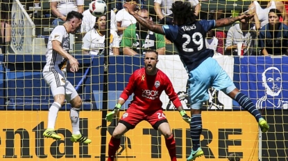 Sounders win at Galaxy for 1st time since 2009