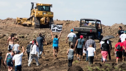 Police arrest 22 after ‘swarm’ at Dakota pipeline construction site