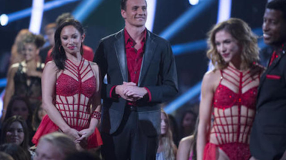 Ryan Lochte’s ‘Dancing With the Stars’ debut interrupted by people storming stage