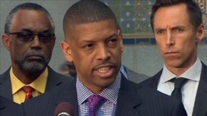 Sacramento Mayor Kevin Johnson hit in face with pie at event