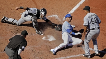 Sale gets 16th win as White Sox top Royals 7-4