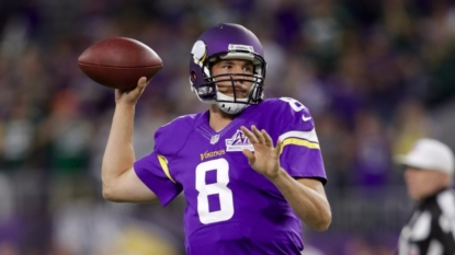 Bradford starts at QB for Vikings vs. Packers