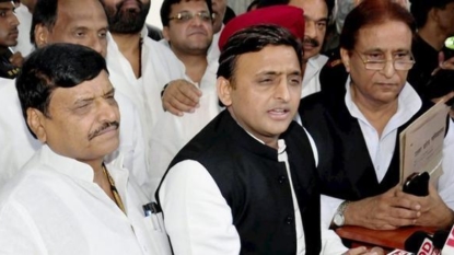 Samajwadi Pariwar united, says Akhilesh