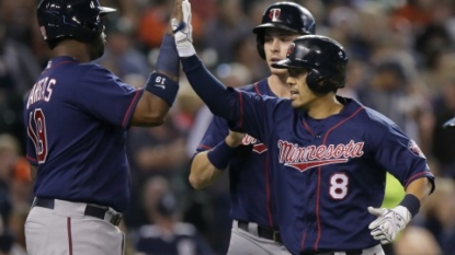 Santiago’s pitching, Dozier’s hit lifts Twins over Tigers