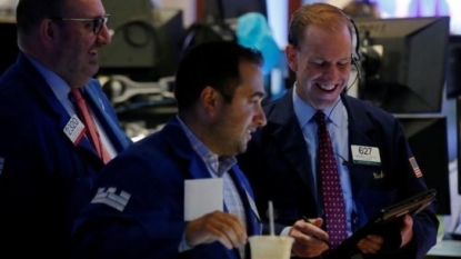 Stocks mostly rise as attention turns to central banks