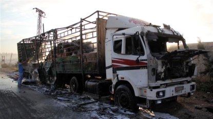 Syria aid convoy hit by air strike