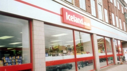 Icelandic government considering lawsuit against supermarket Iceland over name