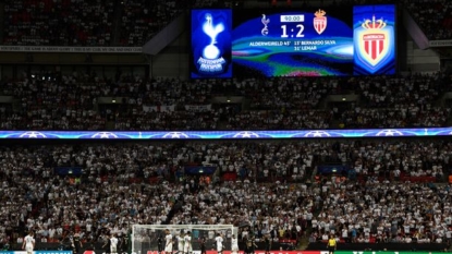 Spurs’ 85011 fans pack into Wembley set English attendance record