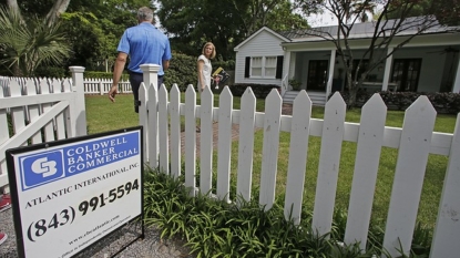 US home sales fell in August as inventories plummet