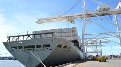 United States workers unload first of Hanjin ships stalled by bankruptcy