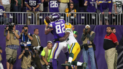 Vikings Adrian Peterson Carried Through Bar After Knee Injury