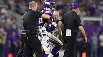 Vikings’ Adrian Peterson has torn meniscus in right knee