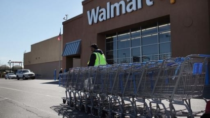 Wal-Mart cutting about 7000 back-office store jobs