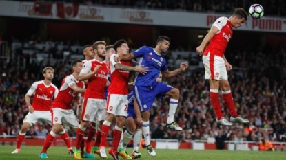 Wenger celebrates 20 years at Arsenal by beating Chelsea 3-0