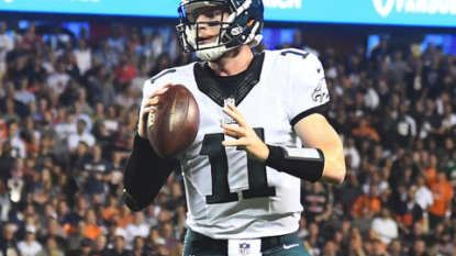 Wentz solid again as Eagles slam Bears