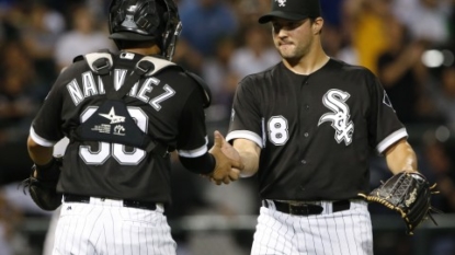 White Sox out score Royals 7-2