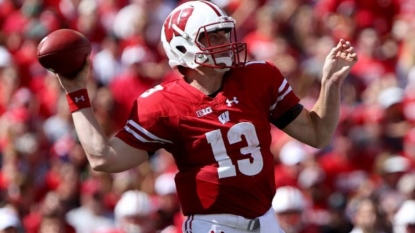 Wisconsin makes QB change, goes with redshirt freshman against Michigan State