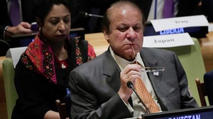 Modi talks tough to Sharif, reaches out to Pak