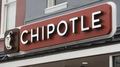 19-year-old sues Chipotle for free burritos after catching E. Coli