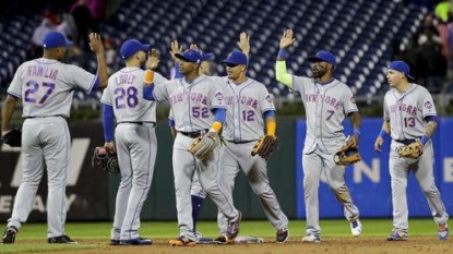 Bruce, Gsellman move Mets closer to playoff spot, beat Phils