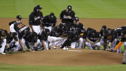 Miami Marlins honour Jose Fernandez after pitcher’s death