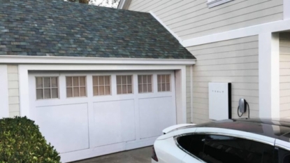 Electric-car maker Tesla plans to sell solar roof tiles too