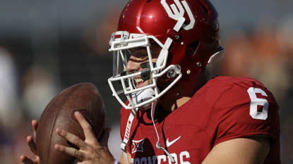 Mayfield’s 4 TDs, strong defense lead Oklahoma past Kansas