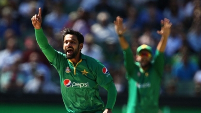 Pakistan beat Australia by six wickets to level ODI series