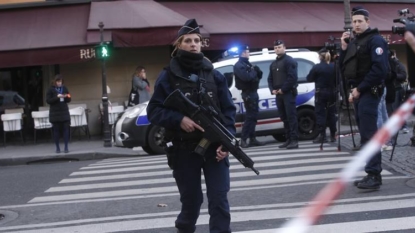 Knife-Wielding Attacker Shot At Paris’ Louvre Museum