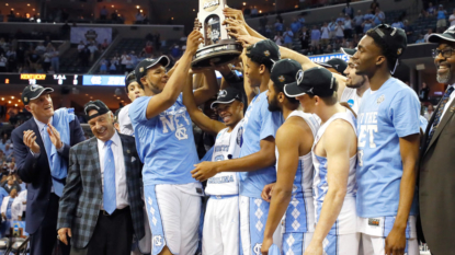 Maye hits late jumper to lift North Carolina to Final Four