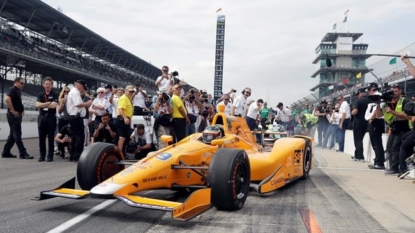 Castroneves fastest on Carb Day as another Honda engine goes