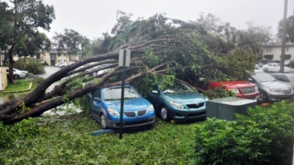 Hurricane Irma pummels Florida amid mass exodus