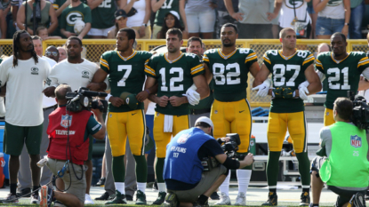 Packers ask Lambeau fans to lock arms in ‘moment of unification’