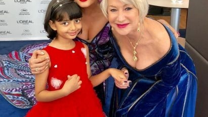 Aishwarya Rai Bachchan and Aaradhya Bachchan poses with Dame Helen Mirren