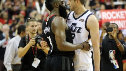 Chris Paul erupts for 41 as Rockets advance to West finals